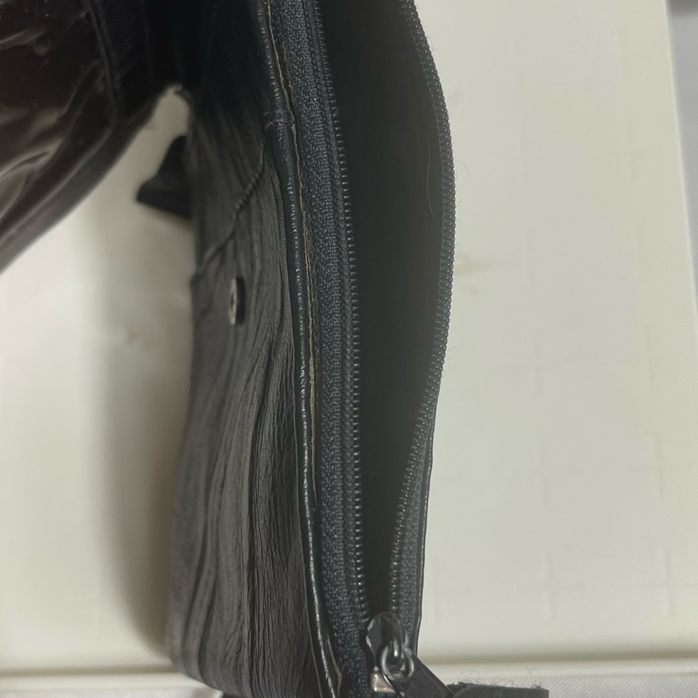 Capezio Vintage Italian Black Leather Crossbody Bag Side Zipper Snap Top - Picture 5 of 5